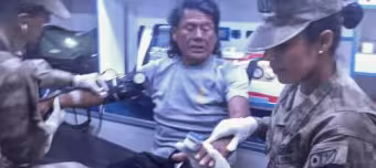 Рыбак Максимо Напа Кастро после спасения