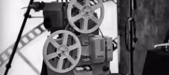 Кинопроектор РУСЬ Выпускался заводом ЛОМО периодом с 1970 по 1990 год