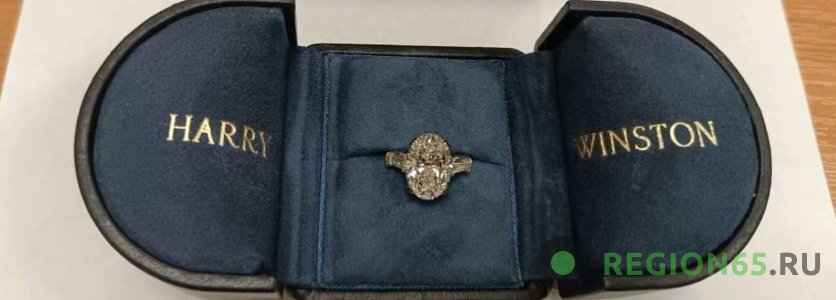 Кольцо Harry Winston коллекции Classic